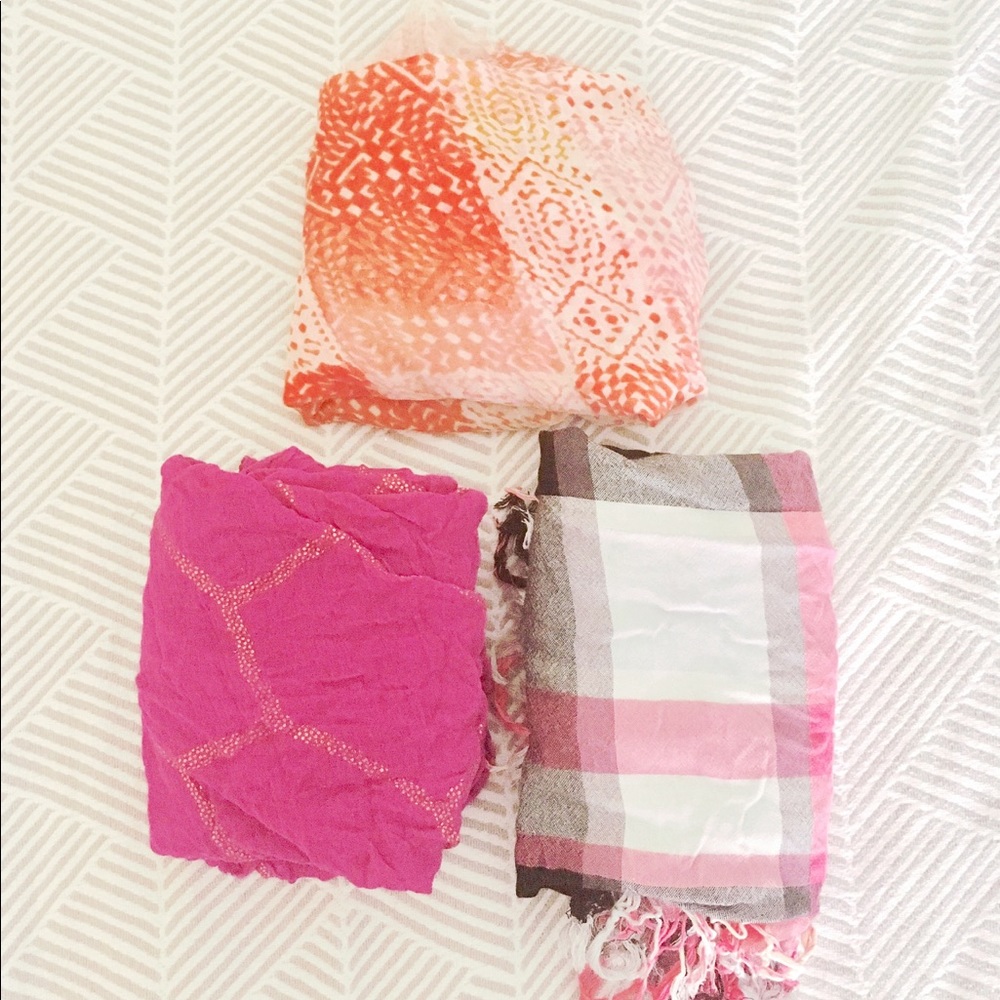 Lot of 3 fashion scarves!